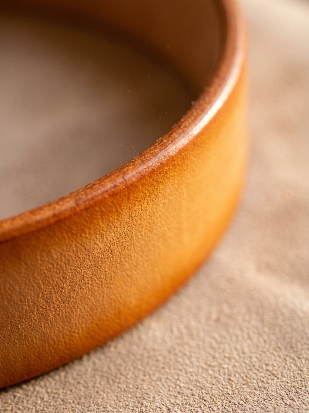 Prenzlauer Kartenetui - Detail von Leder und Naht